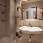 فندق داس زنتروم 3*