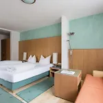 فندق داس زنتروم 3*