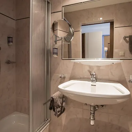 Hotel Zentrum 3*