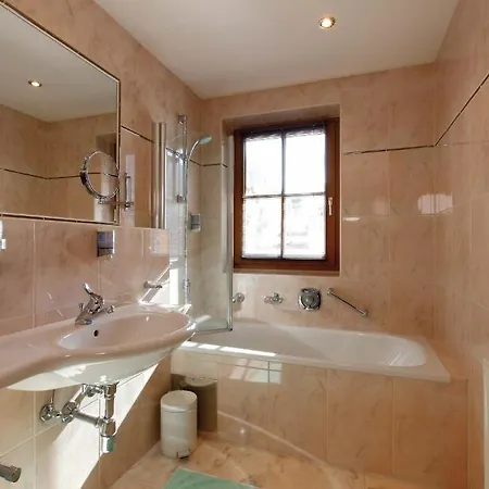 Zentrum Ξενοδοχείο 3*